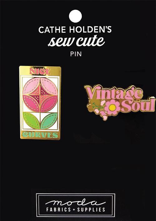 Enamel Pin Flower & Vintage