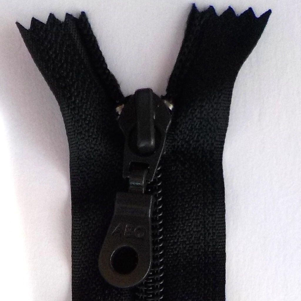 Zipper 22" Closed Bottom