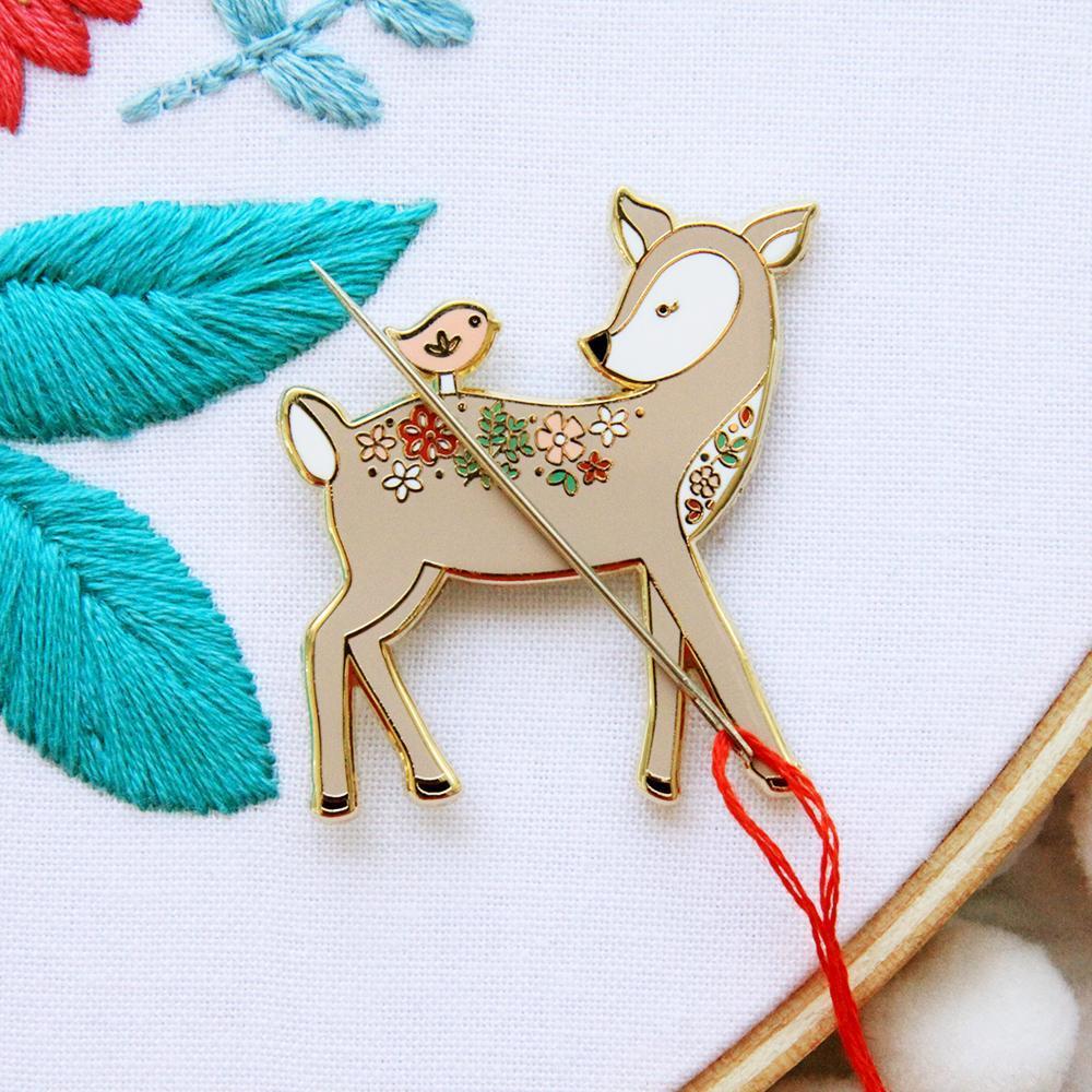 Floral Deer Needle Minder