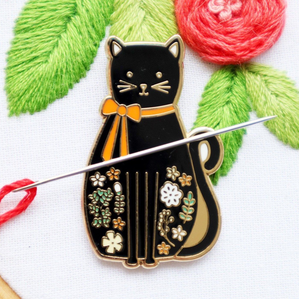 Black Cat Needle Minder