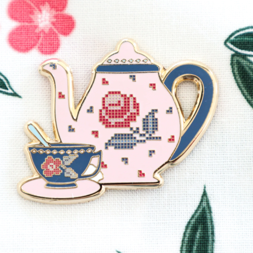 Roses Tea Set Needle Minder