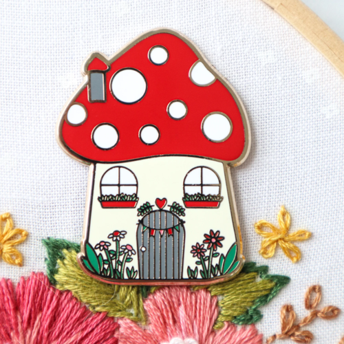 Woodland Mushroom Needle Minder