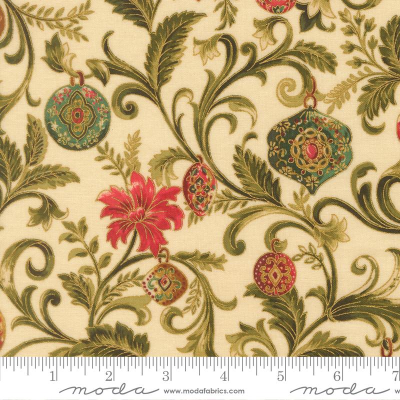 Merry Manor Metallic Ornaments Cream