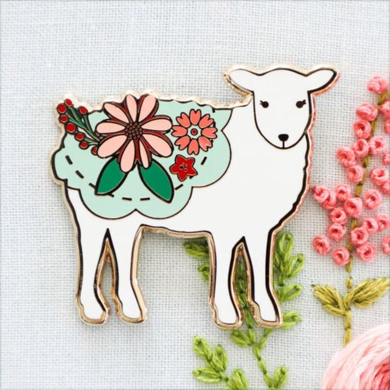 Farmhouse Floral Sheep Needle Minder