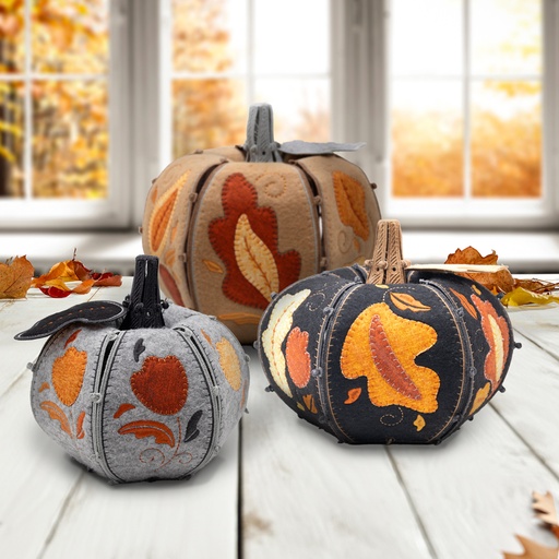 [12976USB] Freestanding Primitive Pumpkin