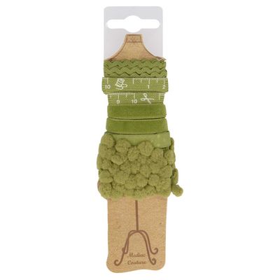 [PFAM6932-537] Mannequin of Assorted Trims Green